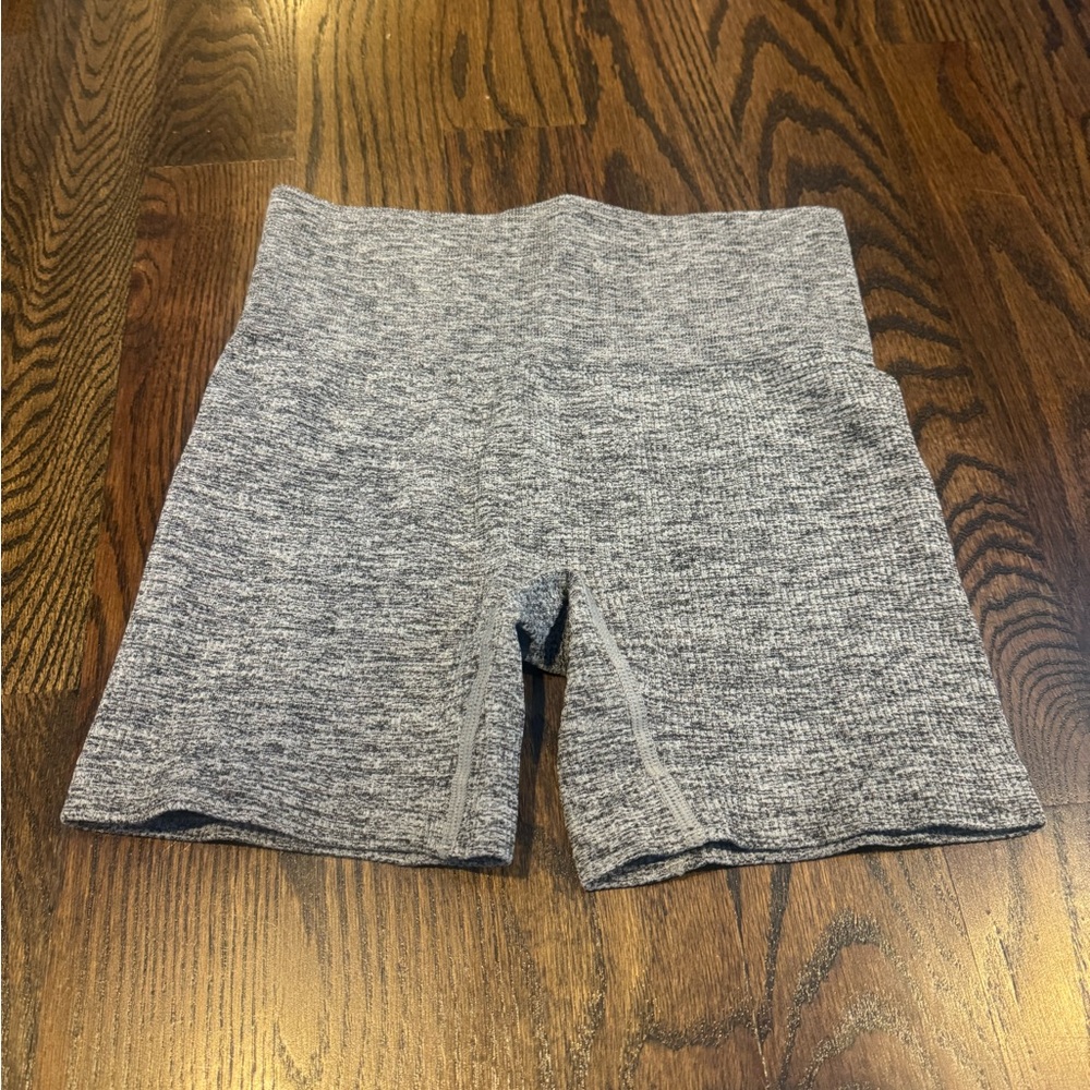 Colsie Heathered Gray Women's Bike Shorts